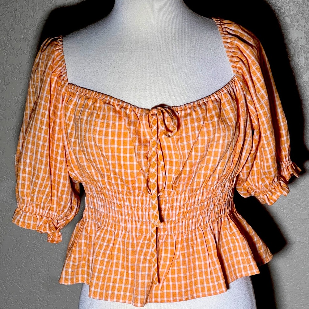 Light orange Rouched waist flair crop top ASTR Sz XL
